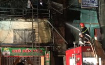 Cháy tại Công ty Rạng Đông: 10 nhà dân bị "vạ lây"