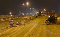 Xe bồn bất ngờ "san phẳng" 20 m dải phân cách, tông nhiều xe máy trên cầu Thanh Trì