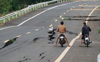 Đường trăm tỉ tan nát tại... trời