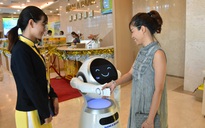 Sếp ngân hàng kể chuyện đưa robot vào "tiếp khách"