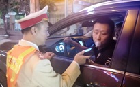 Một người Trung Quốc bị phạt 40 triệu đồng vì lái xe ôtô có nồng độ cồn