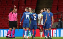 Thua sốc Đan Mạch trên sân nhà, tuyển Anh mất ngôi đầu Nations League