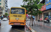 Phớt lờ lệnh cấm, xe buýt liên tỉnh vẫn vô tư "dạo phố" Đà Nẵng