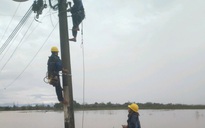 Nỗ lực khôi phục cấp điện cho người dân bị ảnh hưởng bão số 13