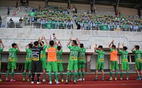 Giải bóng đá sinh viên đông hơn nhiều trận V-League, bầu Đức thưởng nóng Trường ĐH Nông Lâm TP HCM