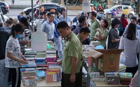 Thu giữ hàng loạt sách giả First News - Trí Việt