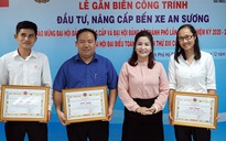 Gắn biển công trình chào mừng Đại hội Đảng các cấp