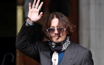 Johnny Depp "tuột dốc không phanh" sau lùm xùm với vợ cũ