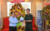 Tổng Biên tập Báo Người Lao Động thăm, chúc mừng các đơn vị quân đội
