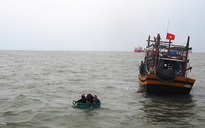 Tàu cá chìm ở Quảng Bình, 1 ngư dân mất tích