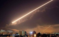 Phòng không Syria chặn tên lửa, thủ đô Damascus rung chuyển