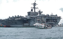 Cận cảnh tàu sân bay USS Theodore Roosevelt neo đậu vịnh Đà Nẵng