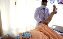 Một người miền Tây bí tiểu, liệt chân do chữa trị kiểu cắt lể