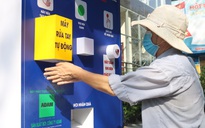 "ATM thực phẩm miễn phí": Gần 600 phần quà đến tay người nghèo