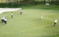 Hàng chục golf thủ tập trung chơi golf ở FLC Sầm Sơn trong khi giãn cách xã hội