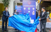 Báo Người Lao Động khai trương cây "ATM thực phẩm miễn phí" tại Hà Nội