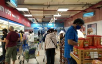 Chợ, siêu thị ở TP HCM "đông vui" trong 2 ngày nghỉ lễ nhờ giảm giá