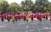 CLIP: Hàng ngàn người về làng Sen dịp kỉ niệm 130 năm ngày sinh Bác Hồ