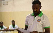 Sốc: Cựu cầu thủ Somalia bị bắn chết khi đang tụng kinh
