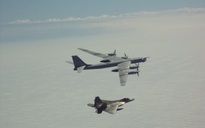 Mỹ điều động tiêm kích F-22 chặn “quái vật ném bom” của Nga gần Alaska