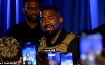 Rapper Kanye West bật khóc trong buổi vận động tranh cử tổng thống