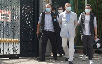 Ba cha con trùm truyền thông Hồng Kông bị “sờ gáy”