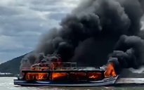 Tàu du lịch của doanh nghiệp ở Phú Quốc cháy kinh hoàng trên đường ra đảo Hải Tặc