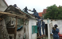 Bộ Tư lệnh Vùng Cảnh sát biển 1 giúp dân khắc phục thiệt hại sau cơn bão số 5