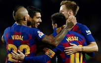 Tượng đài Barcelona rung lắc