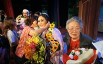 Các nghệ sĩ vở "Áo cưới trước cổng chùa" hạnh phúc khi đoạt giải Mai Vàng