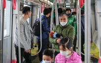 CLIP: Người dân ùn ùn tới nhà ga S1, "soi" nội thất tàu tuyến đường sắt Nhổn - ga Hà Nội