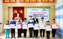 Học sinh nghèo Quảng Nam nhận học bổng 1 tỉ đồng