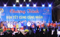 Đón Tết cùng công nhân