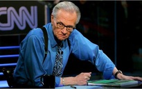 MC nổi tiếng Larry King nhập viện vì Covid-19