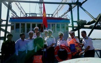 Trao tặng 2.500 lá cờ Tổ quốc tại 2 tỉnh Bình Thuận và Bình Phước