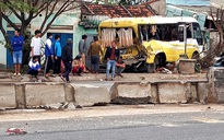 Tai nạn liên hoàn, xe khách lao thẳng vào nhà dân ở Quảng Bình