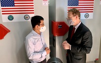 Việt Nam tiếp nhận tủ lạnh âm sâu từ Mỹ để bảo quản vắc-xin Pfizer