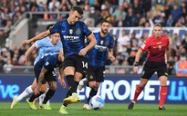 Inter Milan sẩy chân, AC Milan thăng hoa