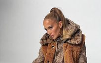 Jennifer Lopez khoe vẻ đẹp cá tính