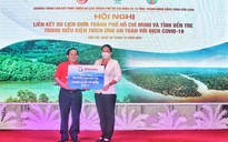 Thêm 10.000 lá cờ Tổ quốc đến với ngư dân Bến Tre