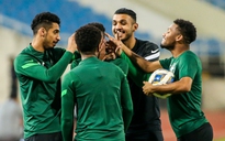 CLIP: Đội tuyển Ả Rập Saudi tập làm quen sân Mỹ Đình