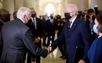 Mỹ: Tổng thống Biden dựng "cột trụ"