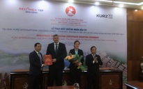 Trao giấy chứng nhận đầu tư dự án đầu tiên vào KCN Becamex Bình Định