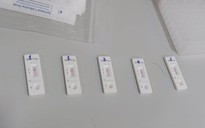 Sáng test nhanh âm, chiều test PCR dương, vì sao?