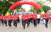 Chủ tịch Hà Nội chạy bộ quanh hồ Gươm hưởng ứng Ngày chạy Olympic vì sức khỏe toàn dân