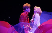 "Romeo và Juliet" cuốn hút khán giả, khiến Việt Anh, Hồng Vân hạnh phúc