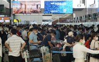 Chùm ảnh: Sân bay Nội bài đông nghẹt trước lễ 30-4, 1-5