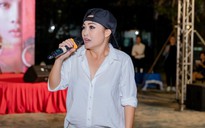 Ca sĩ Phương Thanh "máu lửa", mang phim Kiều giao lưu sinh viên