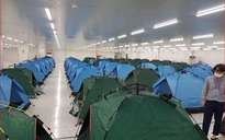 Những hình ảnh lắp lều ở Bắc Ninh để công nhân "làm, nghỉ, ăn, ngủ" tại công ty