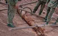 Quả bom dài 1,6m được phát hiện trong mỏ khai thác đá đang hoạt động